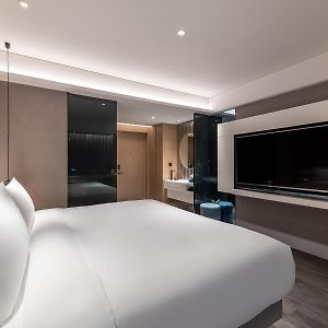 Standard King Room Garden Side